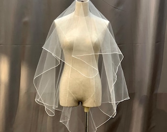 Ivory Bridal Veil: Short Tulle Veil with Border Edging
