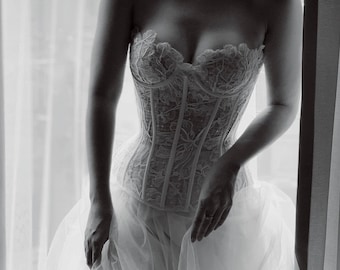 White Lace Corset Top, White lace bustier top, Ivory bridal corset, Lace Plus Size Corset, Lace Bridal Corset Tops With Eyelet & Grommet