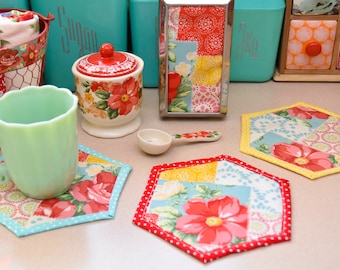 Pioneer Woman Quilted Mug Rug, Floral Farmhouse Decor