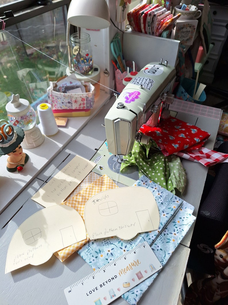 PDF Sewing Pattern-Vintage Camper Mug Rug-Retro Camper Hot Pad-Step by Step Photo Tutorial-Beginner Sewing Tutorial-Easy Sewing Pattern image 7
