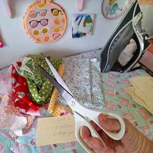 PDF Sewing Pattern-Vintage Camper Mug Rug-Retro Camper Hot Pad-Step by Step Photo Tutorial-Beginner Sewing Tutorial-Easy Sewing Pattern image 8
