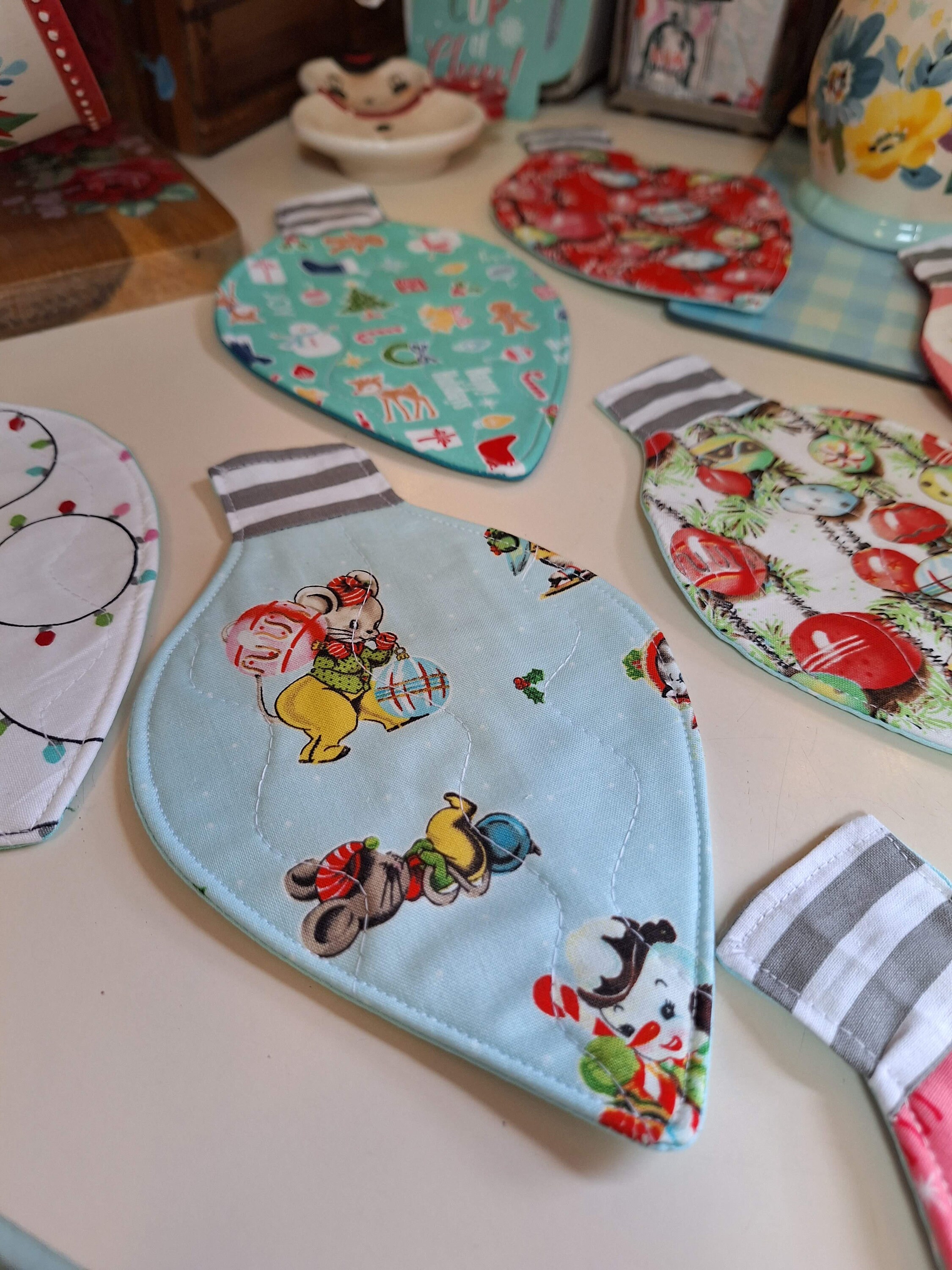 Light Bulb Rug Christmas Light Bulb~christmas Mug Rug~vintage Santa Mug~quilted Mug ...