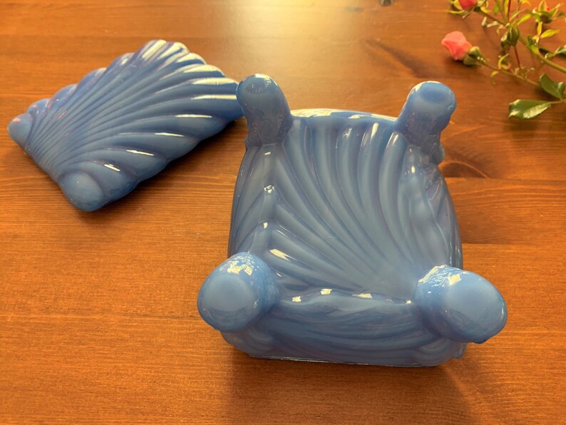 circa 1960s Boyd/'s Glass Trinket Box