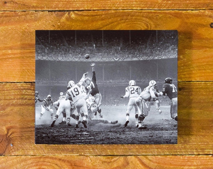 Johnny Unitas & Baltimore Colts - Action Shot 1958 NFL Championship Game - Vintage Wood Wall Panel Decor