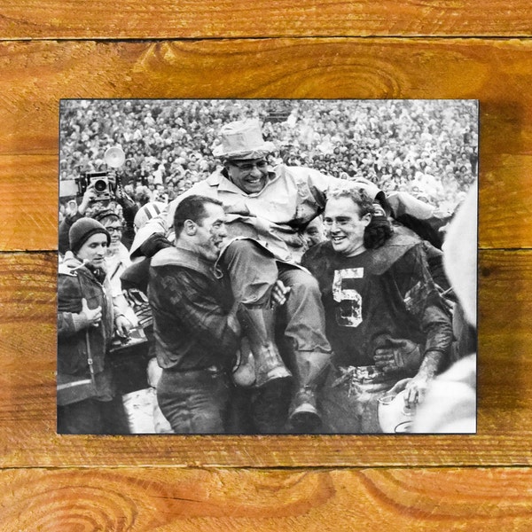 Vince Lombardi - 1965 Green Bay Packers NFL Championship Celebration - Sports Wood Panel Wall Hanging