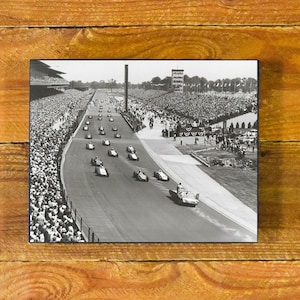 Indianapolis 500 Race - Action Shot 1950&#39;s Start of Race Image - Vintage Sports Wood Wall Panel
