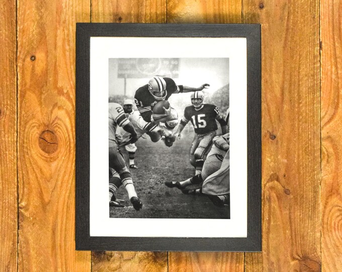 Jim Taylor Running Back - 1960's Green Bay Packers - Vintage Matted and Framed Sports Wall Hanging