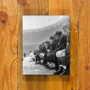 New York Giants - 1958 Sideline Snow Image at Yankee Stadium - Vintage Sports Wood Wall Panel