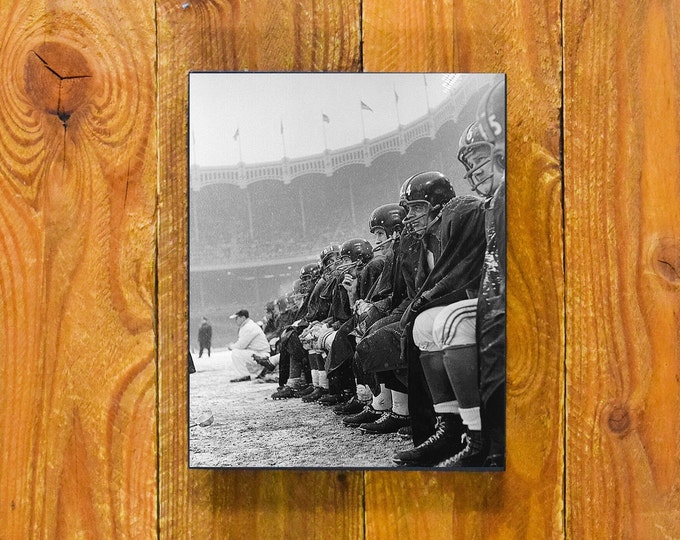 New York Giants - 1958 Sideline Snow Image at Yankee Stadium - Vintage Sports Wood Wall Panel