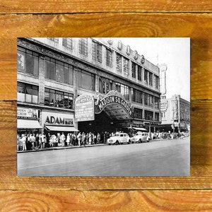 Iconic Madison Square Garden - NYC Arena 1925-1968 - Vintage Sports Wood Wall Panel
