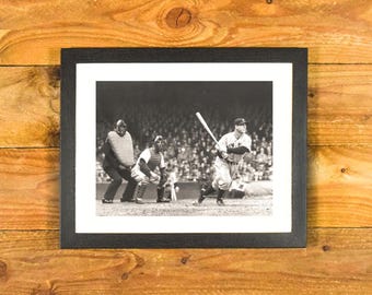 Lou Gehrig - Iconic New York Yankees Star 1923-1939 - Matted and Framed Sports Bar & Room Wall Hanging