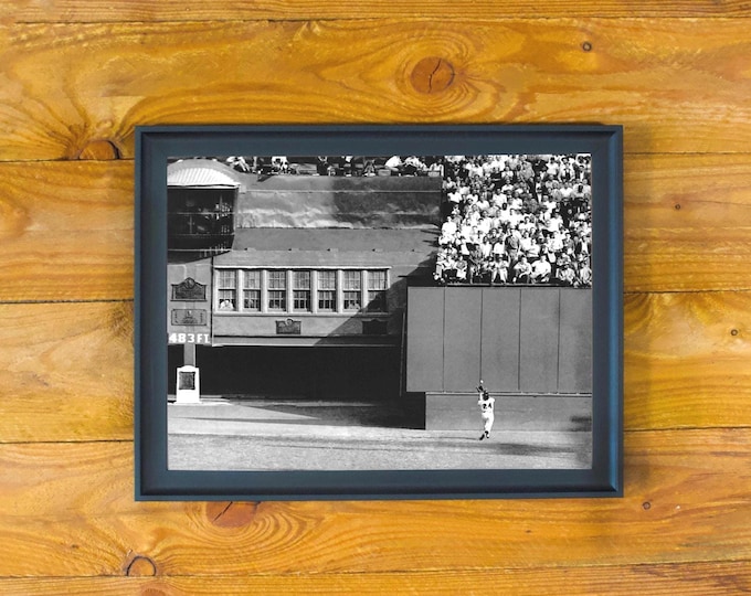 Willie Mays - "The Catch" New York Giants 1954 World Series - Vintage Sports Wall Poster