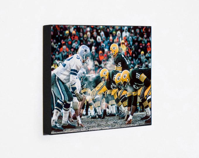 Bart Starr and Green Bay Packers - Iconic 1967 NFL "Ice Bowl" Game vs. Dallas Cowboys -  Wood Wall Panel Hanging