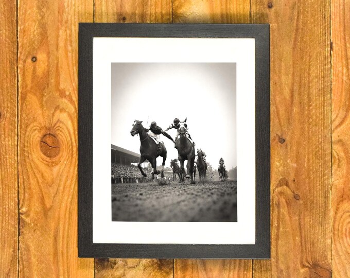 Kentucky Derby 1933 "Fighting Finish" - Matted & Framed Action Shot - Sports Wall Hanging