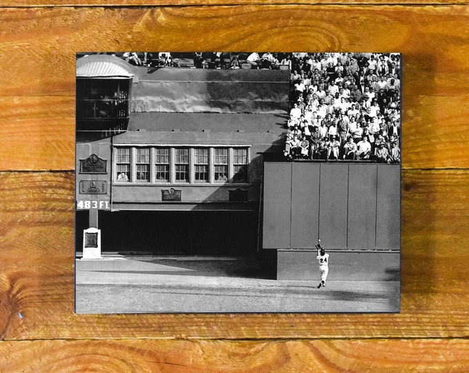 Willie Mays - "The Catch" New York Giants 1954 World Series - Vintage Sports Wood Wall Panel