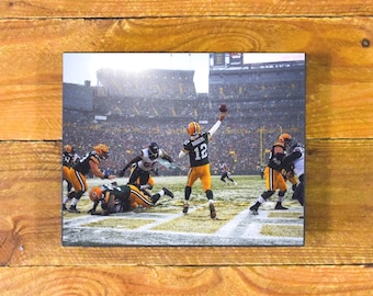 Aaron Rodgers & Green Bay Packers - In-Game Action During Snow at Lambeau Field - Wood Wall Panel Decor