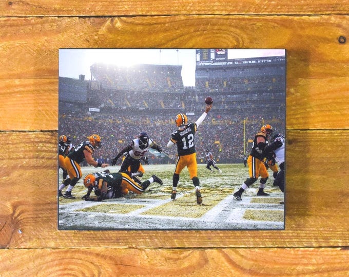 Aaron Rodgers & Green Bay Packers - In-Game Action During Snow at Lambeau Field - Wood Wall Panel Decor