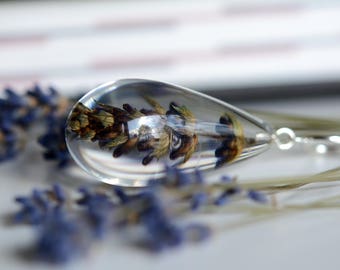 Resin Pendant with Real Lavender in Resin, Resin Lavender Necklace, Flower Jewellery. Resin element 4x2x2 cm. Chain 80 cm.