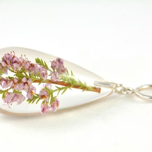 Real Heather Pendant, Natural Heather Necklace, Heather Jewelry, Resin Flower Pendant, Silver Pendant, Size 4 x 2 x 2 cm, Witchout Chain.