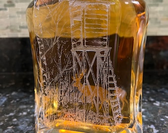 Deer Hunter engraved Whiskey Decanter Deer Blind Scene (23.75 oz.)