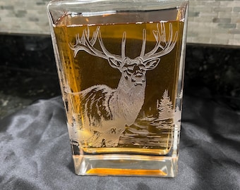 Elk Decanter engraved Whiskey Decanter Fine Detail, Heirloom Quality (810 ml)