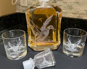 Handcrafted Sand-Carved Duck engraved Whiskey Decanter: Hunter Gift with Optional Glasses