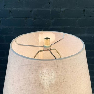 Mid-Century Modern Brass & Lucite Table Lamp, c.1960s image 2