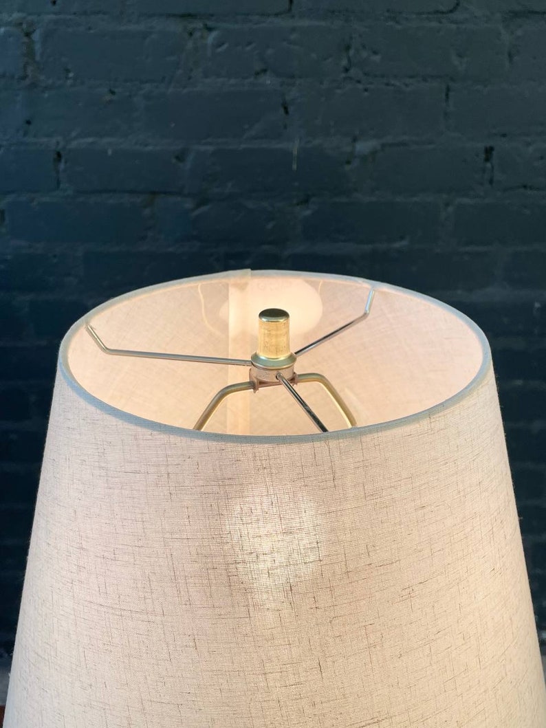 Mid-Century Modern Brass & Lucite Table Lamp, c.1960s image 2