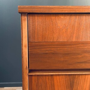 Mid-Century Modern Walnut Bachelor Dresser, c.1960s image 8