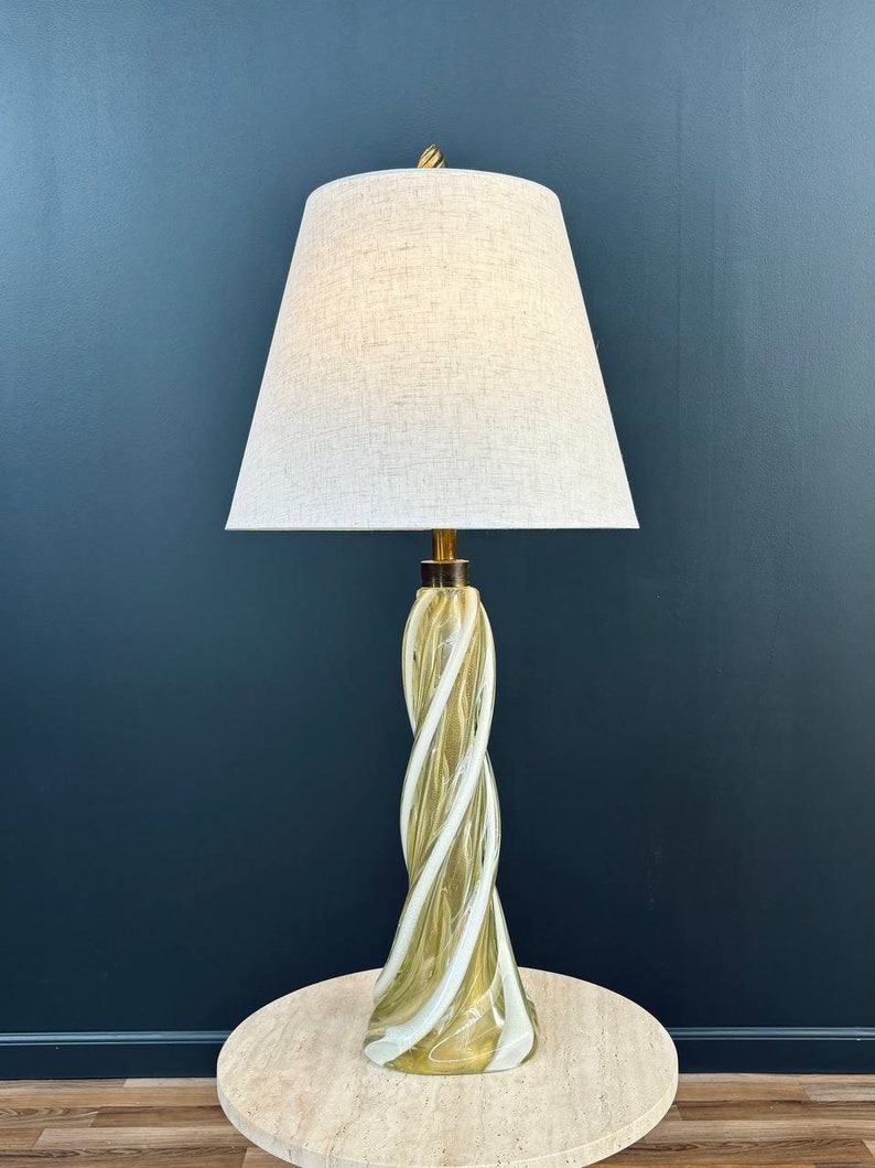 Mid-Century Modern Murano Gold & White Twist Table Lamp, c.1960s image 1