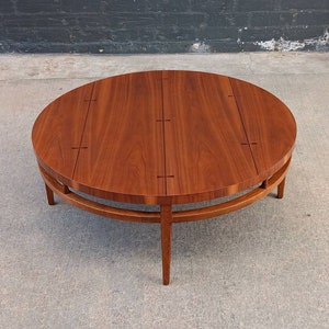 Mid-Century Modern Walnut Coffee Table with Inlaid Bowtie Rosewood by Lane , c.1960s image 1
