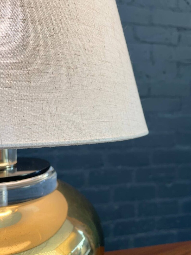 Mid-Century Modern Brass & Lucite Table Lamp, c.1960s image 5