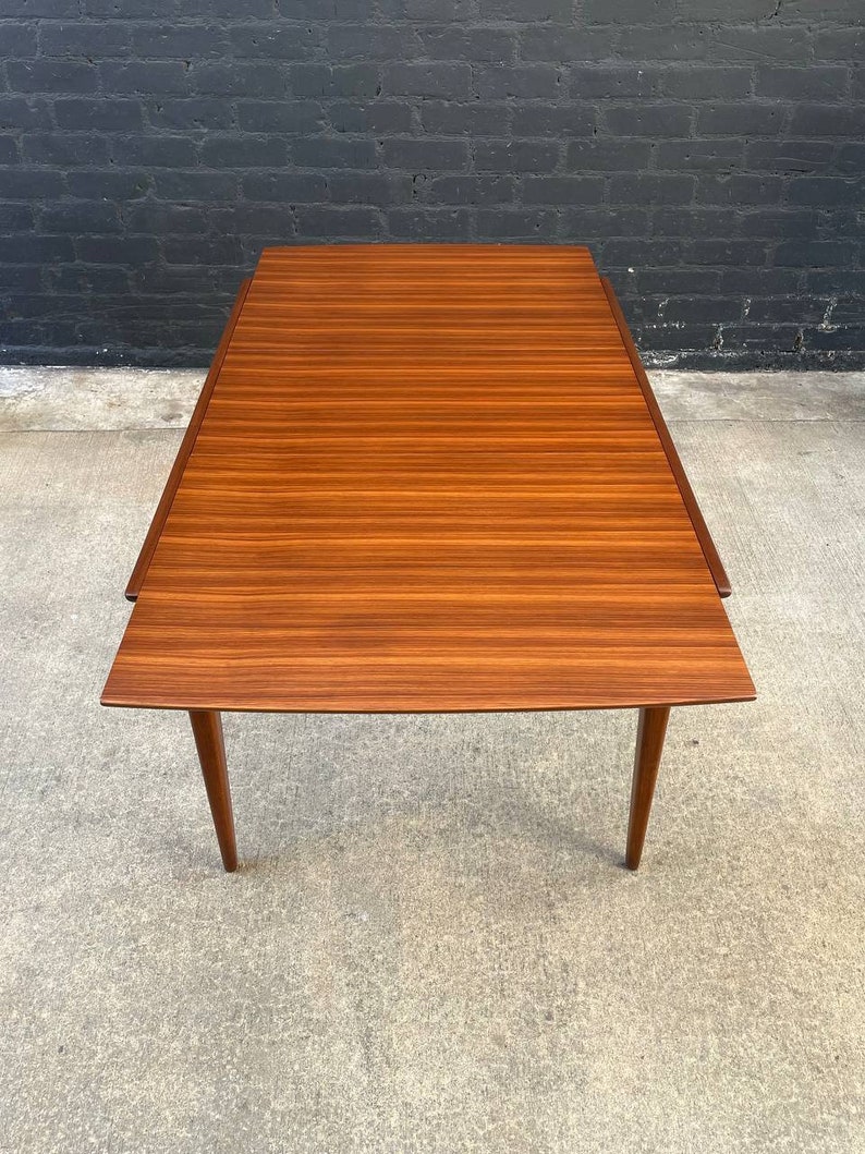 Mid-Century Modern Link Expanding Teak Dining Table by Harris Lebus, c.1960s image 5
