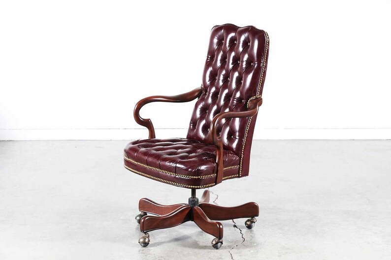 English Style Tufted Leather Swivel Office Chair image 1