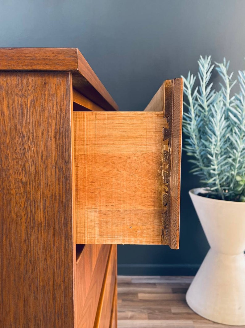 Mid-Century Modern Walnut Bachelor Dresser, c.1960s image 9