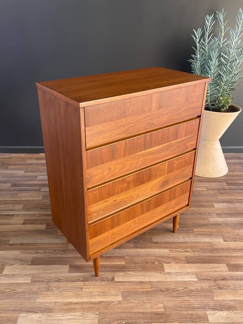 Mid-Century Modern Walnut Bachelor Dresser, c.1960s image 3