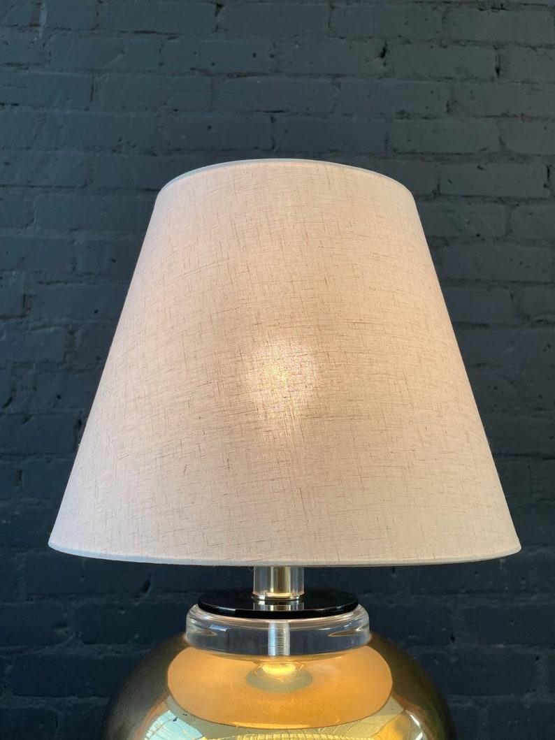 Mid-Century Modern Brass & Lucite Table Lamp, c.1960s image 3