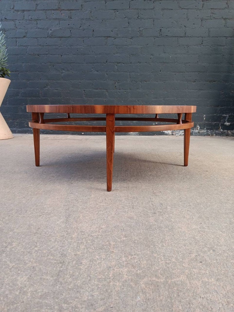 Mid-Century Modern Walnut Coffee Table with Inlaid Bowtie Rosewood by Lane , c.1960s image 7