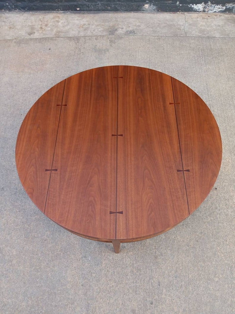 Mid-Century Modern Walnut Coffee Table with Inlaid Bowtie Rosewood by Lane , c.1960s image 4