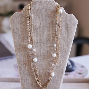 Mehrreihige Goldkette mit Perlen – Eleganter Statement Schmuck