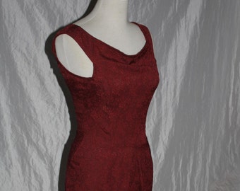 Red Leafs Dress - Sleeveless - Size 36/38 - narrow