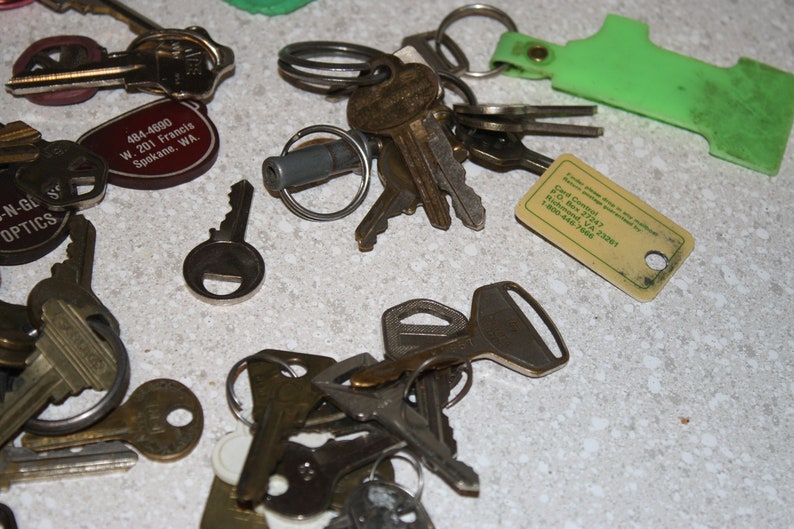 textures colors HUGE lot of metal keys various sizes