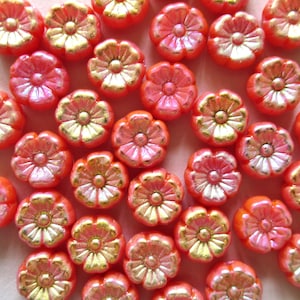 Quinze perles de fleurs en verre tchèque de 8 mm - orange opaque avec une finition ab des deux côtés - perles de fleurs d&#39;hibiscus hawaïennes en verre pressé C00501