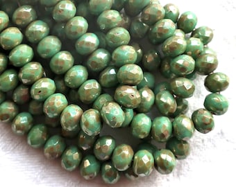 Lotto di 25 rondelle gonfie in vetro ceco - Rondelle sfaccettate Picasso in bronzo verde turchese chiaro opaco o perline a ciambella - 5 x 7 mm C00201
