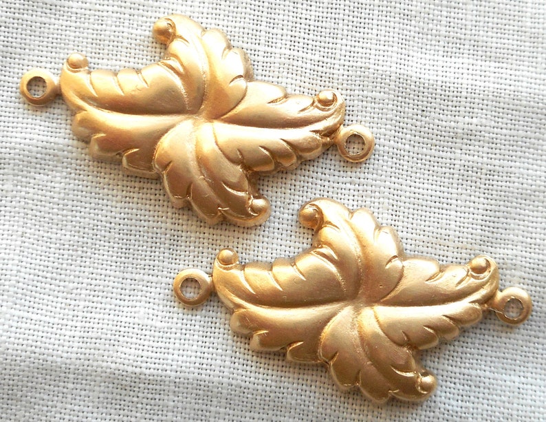 2 Raw Brass stampings, stylized Victorian leaves, Art Deco, Nouv 2 Raw Brass stampings, stylized Victorian leaves, Art Deco, Nouv