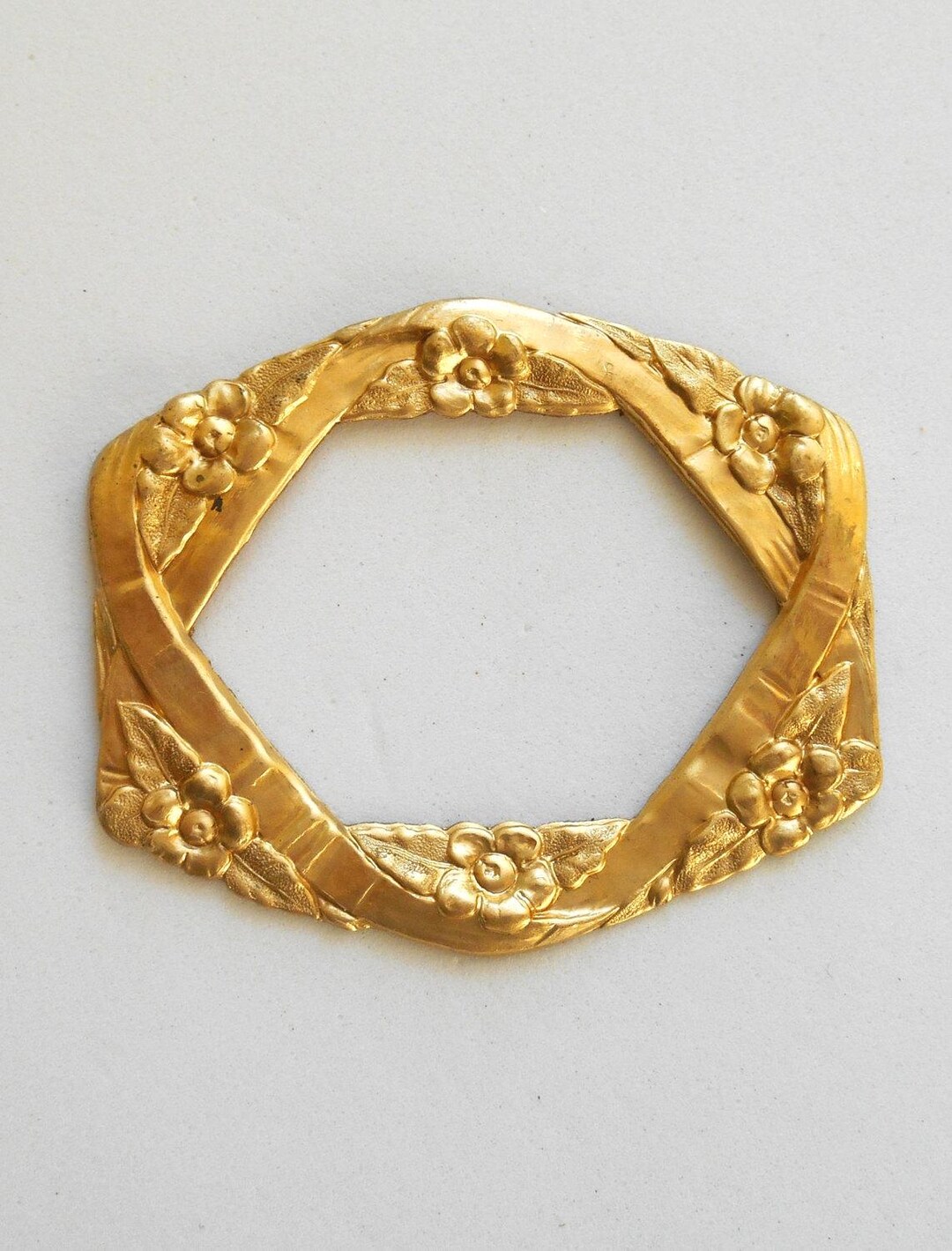 1 Raw Brass Stamping, Oval Frame in Flowers and Ribbons, Pendant ...