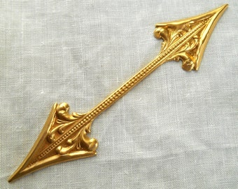 1 Raw Brass stamping, large Victorian two way arrow, charm, pendant, connector, ornament, 3" x .75" inches, USA made C9501