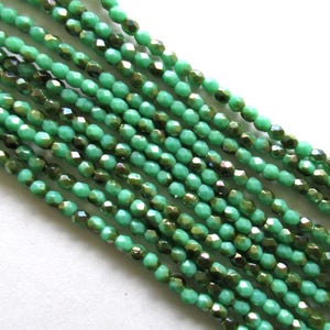 50 perles de verre tchèques de 3 mm - perles celsiennes opaques vert turquoise - perles rondes à facettes polies au feu - C0026