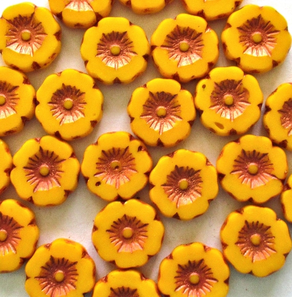 ✽Handmade✽Beads Flower✽麦の穂✽縁起物＆お守りとして✧*✽ Czech Glass Flower Beads - Opaque Marigold Yellow Orange W/ Copper