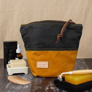 SPEY Waxed Canvas Wash Bag - Forest/Sand
